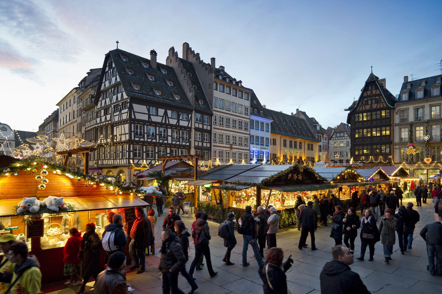 Christmas-Markets Along the Rhine River ets Along the Rhine River